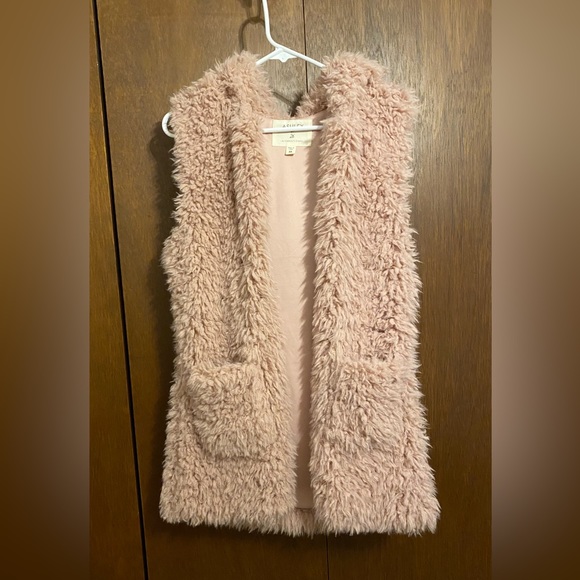 Ashley By 26 International Other - Dusty pink sleeveless vest